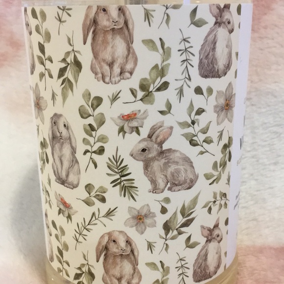 Warm Vanilla Easter Bunny Spring Designer Hand Soap Pump Colorant Free 26 oz NWT - Picture 3 of 12